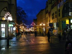 Szczecinek nocą (Szczecinek at night) by SAPiK (CC BY 3.0)